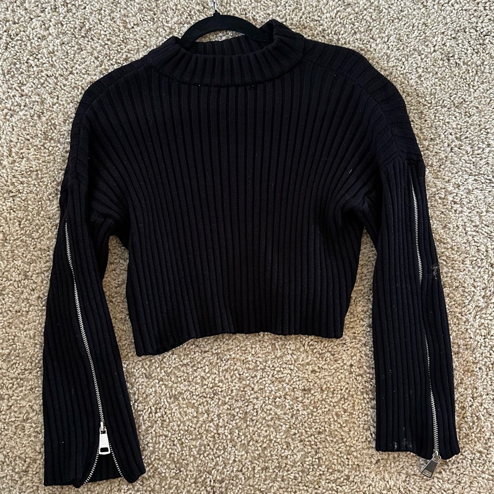 Zara cropped black sweater with zippers